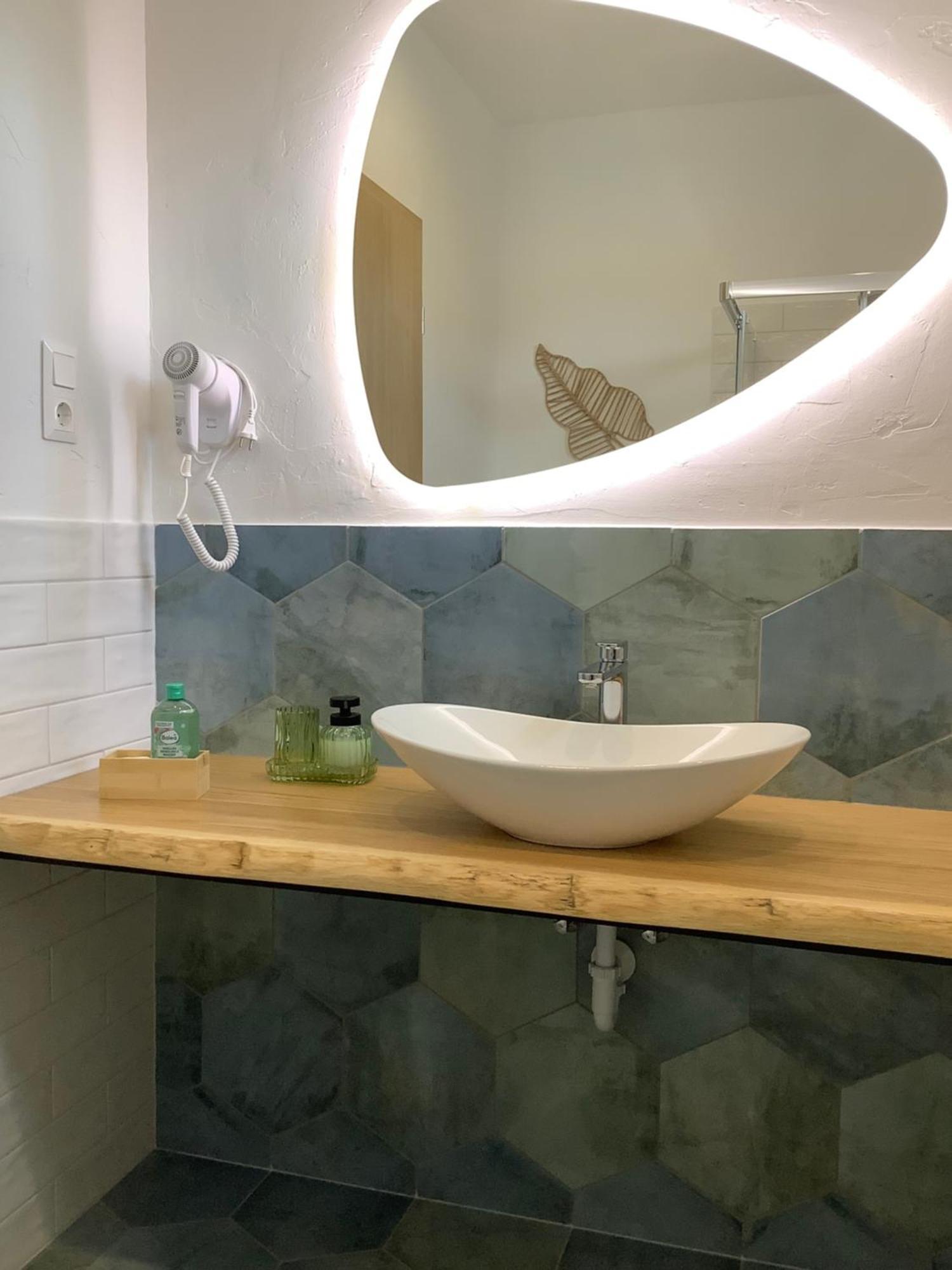 Tulipan Haz Gyal Appartement Buitenkant foto